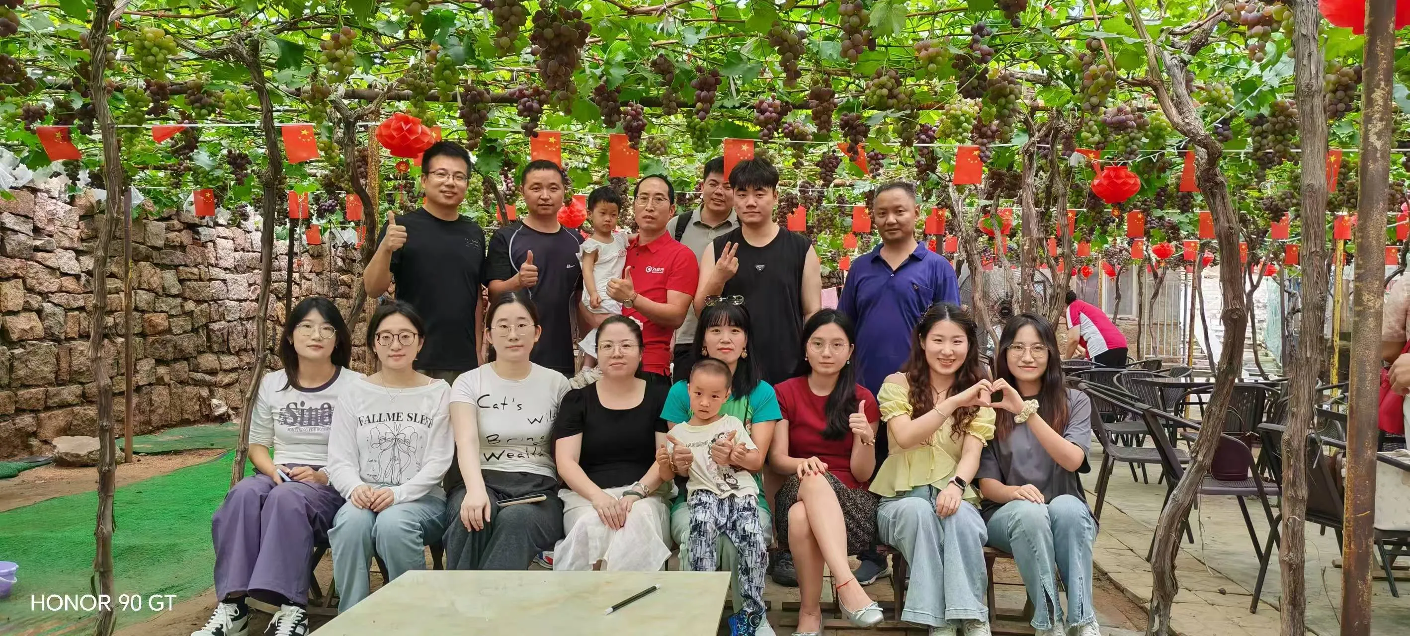 झेमेइजिया कंपनीच्या कर्मचार्‍यांसाठी मजा आणि विश्रांतीचा दिवस